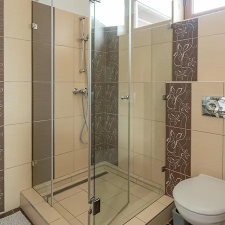 Lang Vendeghaz Villánykövesd