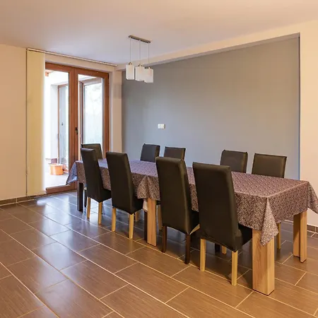 ゲストハウス Lang Vendeghaz